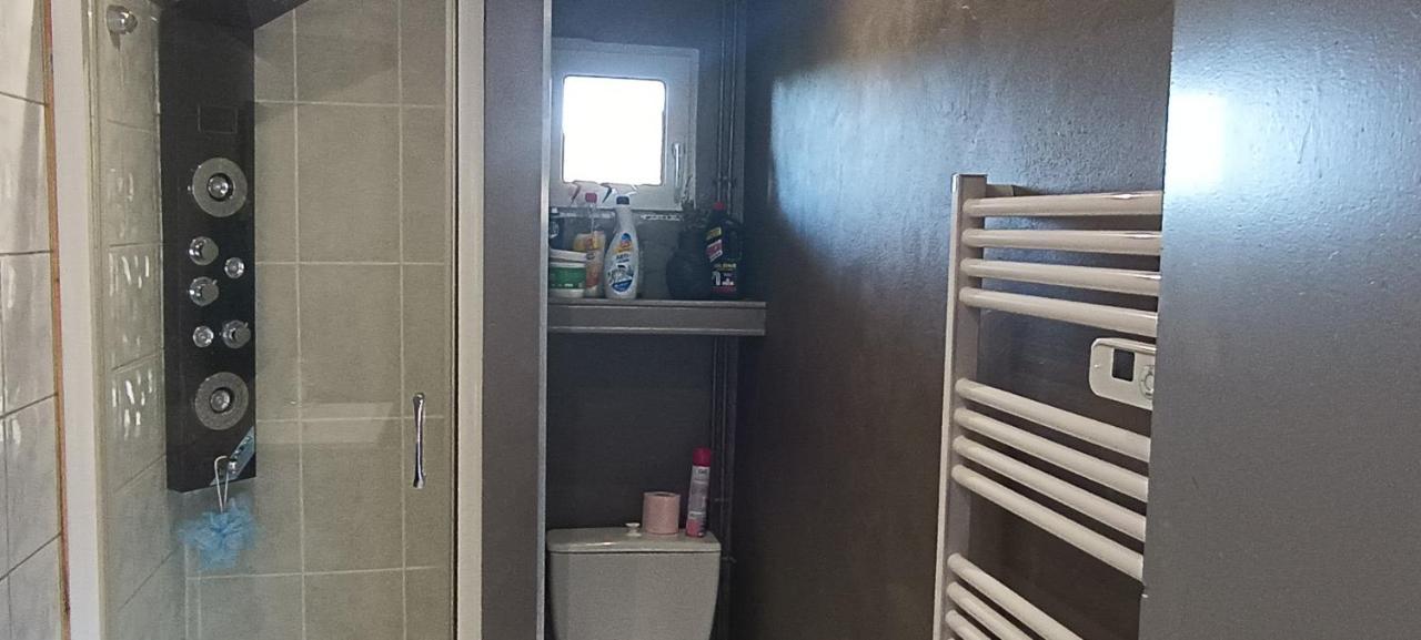 Charmante Maison Avec Piscine Anneyron Esterno foto